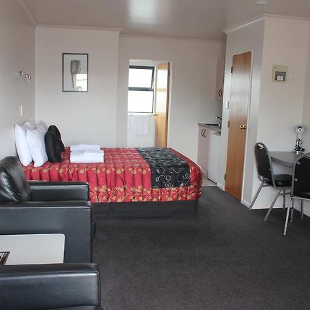 Kiwi Court Motel Хауера Екстериор снимка