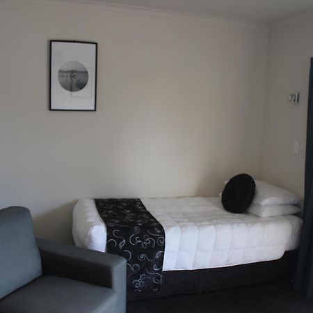 Kiwi Court Motel Хауера Екстериор снимка
