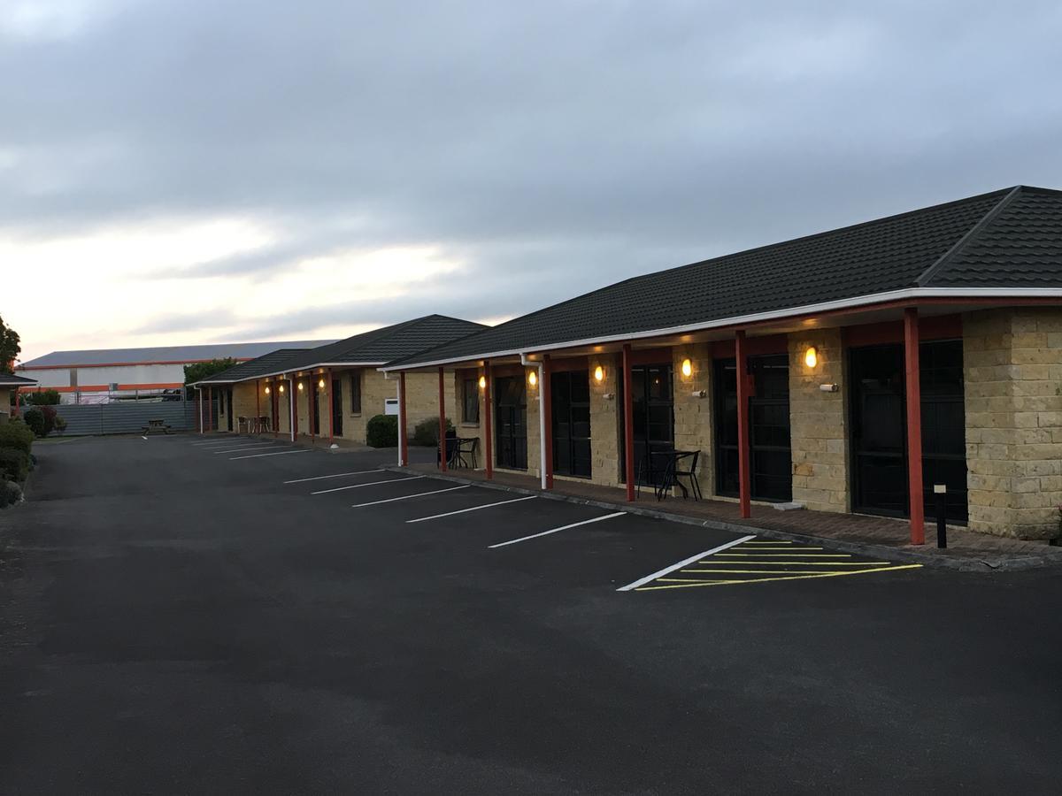 Kiwi Court Motel Хауера Екстериор снимка