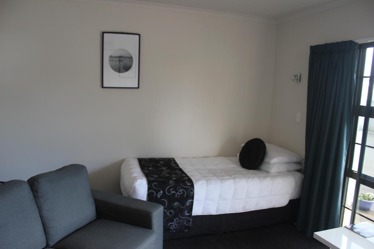 Kiwi Court Motel Хауера Екстериор снимка